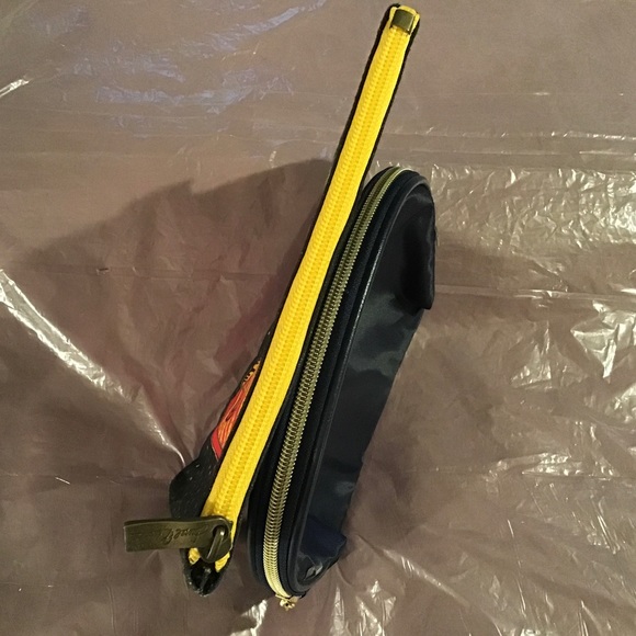 🌺[2/$40.00]🌺 Laurel Burch Cosmetic Bag - Picture 2 of 6